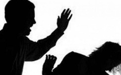 Điều tra vụ người nhà và bệnh nhân hành hung bác sĩ ở Cà Mau
