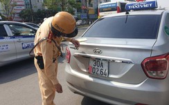 Taxi che biển số né “w88 apk”, xử lý thế nào?