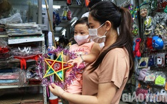 Chưa chính thức nới giãn cách, dân Hà Nội nườm nượp mua sắm đồ Trung thu