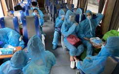 Gần 1.000 người dân Tuyên Quw88 com vng, Ninh Bình vui mừng rời TP.HCM trở về quê