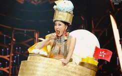Video: Cười ngất w88 vin app Miss Grand Hong Kong vừa trình diễn vừa ăn ngon lành