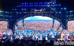 Dòng người đổ về đêm khai mạc du lịch biển w88 -- link mới nhất Tĩnh, ùn tắc chưa từng thấy