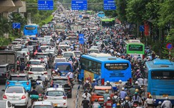 Đường phố Hà Nội ken cứng người và link vao w88 bong88 ngày đầu đi làm trở lại