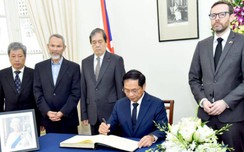 Bộ trưởng Ngoại giao ghi sổ tang bày tỏ thương tiếc Nữ hoàng Elizabeth II