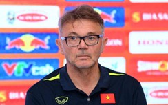HLV Troussier nói lời đặc biệt về Quang Hải sau “gáo nước” ngày hội quân