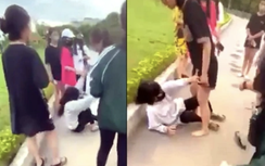 Nữ sinh lớp 8 bị vây đánh ở công viên
