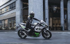 Kawasaki ra mắt mô tô hybrid đầu tiên thế giới