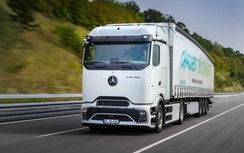 Xe tải điện Mercedes-Benz đi được 500km sau một lần sạc