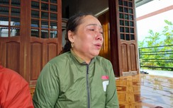 Chìm tàu câu mực Quảng Nam: Gia đình 12 ngư dân mất tích cầu mong phép màu