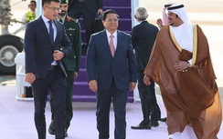 Thủ tướng đến Saudi Arabia, bắt đầu lịch trình làm việc dày đặc
