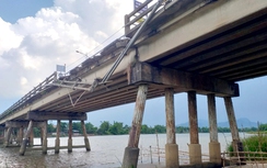 Quảng Nam: Cầu Câu Lâu cũ nguy cơ sập vì thiếu tiền sửa chữa