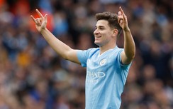 Ngoại hạng Anh: Đàn em Messi tỏa sáng, Man City chật vật hạ “kẻ thách thức”