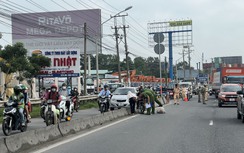 Xe máy va chạm xe tải chạy cùng chiều, một người tử vong ở Bình Dương