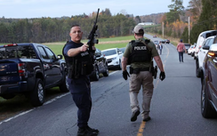 Mỹ: Hàng trăm cảnh sát truy lùng nghi phạm xả súng, người dân đóng chặt cửa