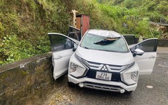 Đá trên núi rơi trúng ô tô khiến tài xế ở Hà Giang tử vong