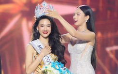 Miss Universe thế giới nhắc đến Bùi Quỳnh Hoa giữa nghi vấn hút bóng cười