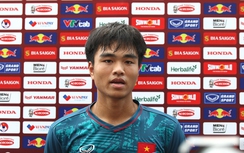 HLV Troussier làm điều hiếm thấy với tài năng 17 tuổi của bóng đá Việt Nam
