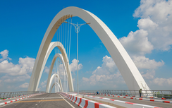 Ngắm cầu vòm thép cao nhất Việt Nam chuẩn bị thông xe