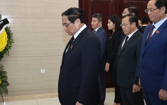 Thủ tướng Phạm Minh Chính viếng nguyên Thủ tướng Trung Quốc Lý Khắc Cường