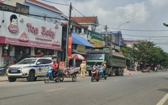 Lãnh đạo Công an Thái Nguyên đến hiện trường xe quá tải sau phản ánh của Báo Giao thông
