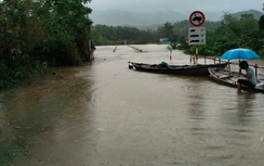 Nhiều tuyến quốc lộ qua Quảng Nam ngập sâu gây tắc đường