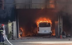 Cháy xưởng sửa chữa ở Quảng Ninh, nhiều ô tô bị thiêu rụi