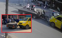 Khoảnh khắc xe tự chế đâm nát xe máy khiến 2 người nhập viện