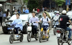 Nam Định nghiêm cấm học sinh chưa đủ 16 tuổi điều khiển xe máy điện
