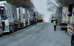 Vì đâu biên giới Ba Lan - Ukraine tắc nghẽn, xe mất gần 100 giờ mới qua được cửa khẩu?