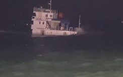 Tàu hàng có 11 thuyền viên gặp nạn trên biển Quảng Nam