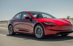 Model 3 của Tesla nổi bật với tính năng đèn báo điểm mù