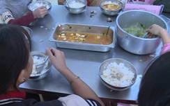 Vụ "11 học sinh ăn 2 gói mì tôm": Bộ GD&ĐT đề nghị xử nghiêm cá nhân liên quan