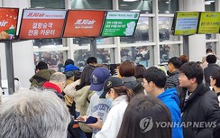 Hàng nghìn hành khách bị mắc kẹt tại sân bay Jeju vì bão tuyết