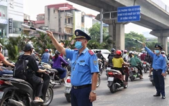 Thanh tra GTVT Hà Nội chốt trực tại hàng trăm điểm nóng, nỗ lực đảm bảo giao thông