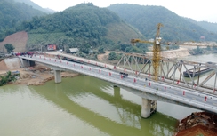Yên Bái: Thông xe kỹ thuật cầu hơn trăm tỷ bắc qua sông Chảy