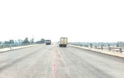 Thông xe cầu vượt quốc lộ 8 trên cao tốc Bắc - Nam đoạn Diễn Châu - Bãi Vọt