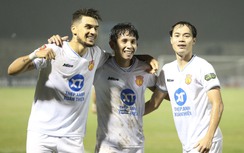V-League: HAGL chưa biết đến mùi chiến thắng, Văn Toàn giúp Nam Định giữ ngôi đầu