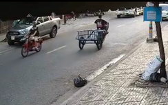 Xử phạt hai thanh niên bốc đầu xe lôi qua phản ánh trên mạng Zalo