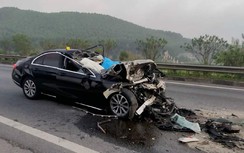 Vì sao Mercedes-Benz bị tai nạn bung túi khí nhưng người lái vẫn tử vong?