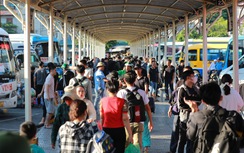 Hà Nội: Người dân về quê sớm, bến xe, cửa ngõ đông nhưng không ùn tắc