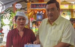 Ban ATGT tỉnh Cà Mau hỗ trợ gia đình có người thân tử vong do tai nạn đường thủy