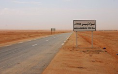 Con đường dài 4.500km băng sa mạc Sahara nối hai đầu của Châu Phi
