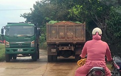 Quảng Nam: Ghi hình xe có ngọn phá đường, phóng viên bị đe dọa