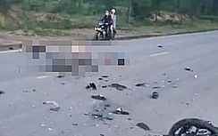 Nghệ An: Hai xe máy chở 5 học sinh tông nhau, 2 em tử vong