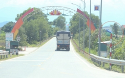 Biển báo hạn chế tải trọng trên đường nối Hà Tĩnh - Nghệ An lại bị tẩy xóa