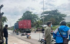 Xe container va chạm xe máy, nữ công nhân tử vong thương tâm