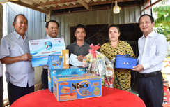 Hàng trăm phần quà trao tận tay ngư dân khó khăn ở Bạc Liêu