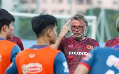 HLV Troussier cảnh báo học trò trước vòng loại U23 châu Á