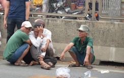 Tai nạn ở Quảng Ngãi: Cha già ngã gục bên thi thể con trai và cháu nội