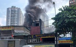 Hà Nội: Cháy nhà 3 tầng ở đường Tam Trinh kèm nhiều tiếng nổ